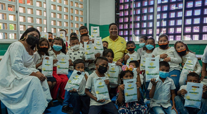 Alcaldía de Maracaibo instala la primera sala de Lectura con Libros en wayuunaiki