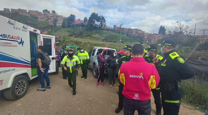 Al menos 33 niños heridos deja volcamiento de un bus escolar en Bogotá