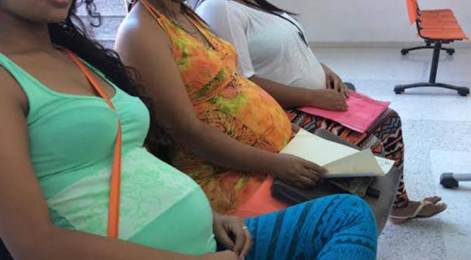 Venezuela tiene la tasa más alta de embarazos en adolescentes de Suramérica