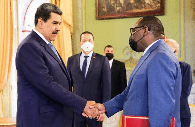 Maduro recibe Cartas Credenciales de cuatro nuevos embajadores