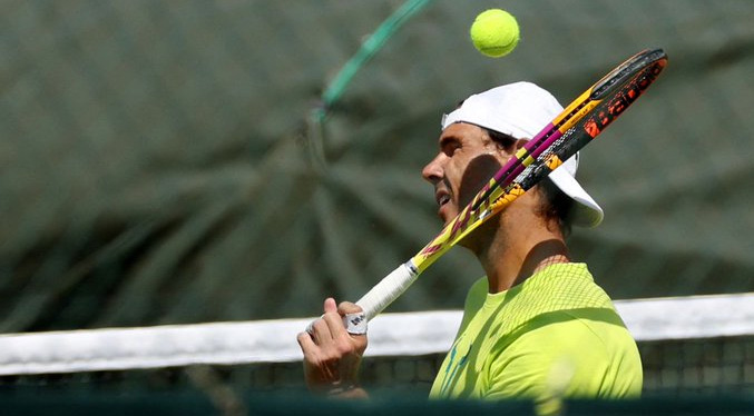 Nadal jugará la semifinal de Wimbledon pese a rotura muscular de 7 milímetros