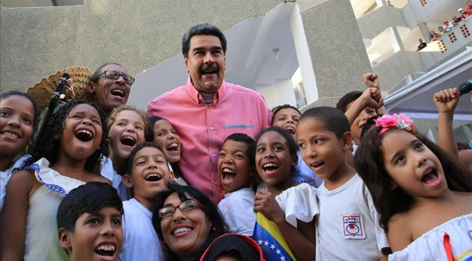 Presidente Maduro extiende sus felicitaciones a los niños en su día
