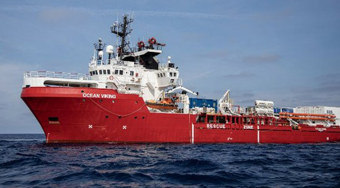 El Ocean Viking con 291 migrantes a bordo pide urgentemente un puerto