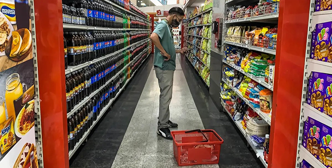 Primer semestre de la recuperación económica desigual de Venezuela, en claves