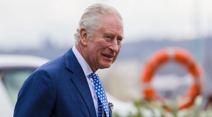 Familia Bin Laden donó 1 millón de libras a fundación del príncipe Carlos, según la prensa