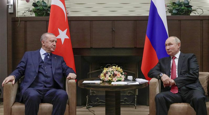 Putin viaja a Irán para hablar con líderes de Irán y Turquía