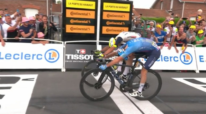 Clarke gana la etapa de los pavés, Van Aert sigue líder del Tour de Francia (Video)