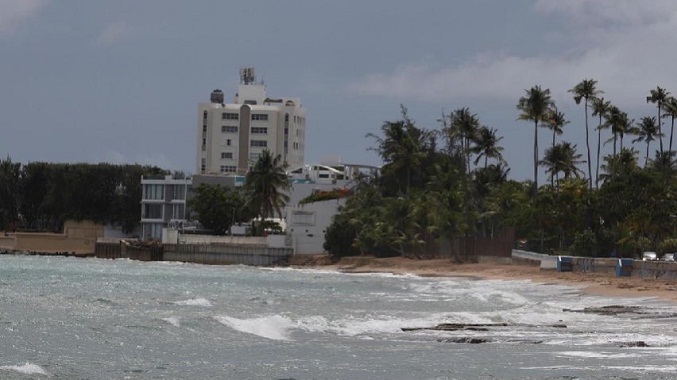 Advierten de inundaciones en el este de Puerto Rico por onda tropical