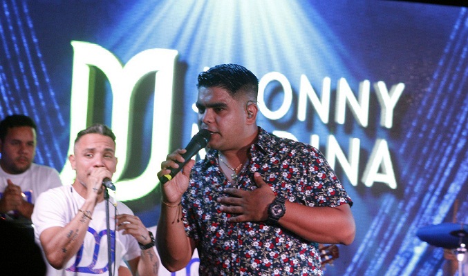 Jhonny Medina deslumbra a sus fanáticos con tres horas de concierto en Mykonos Restobar (Fotos+videos)