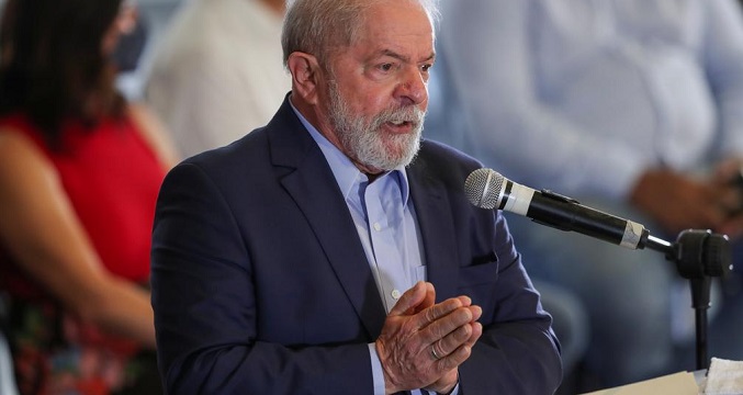 Lula afirma que la negación de Bolsonaro a la ciencia agravó la COVID-19 en Brasil