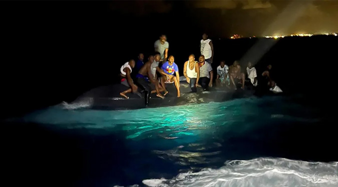 Al menos 17 migrantes mueren en un naufragio frente a Bahamas