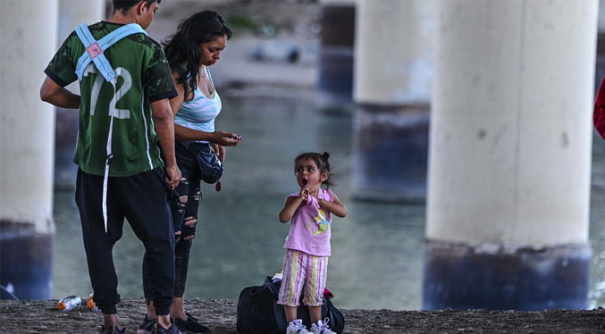 La desesperación de los migrantes supera el miedo en la frontera sur de EEUU