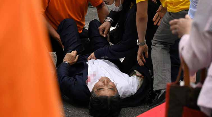 Asesinan al exprimer ministro japonés Shinzo Abe durante un acto electoral