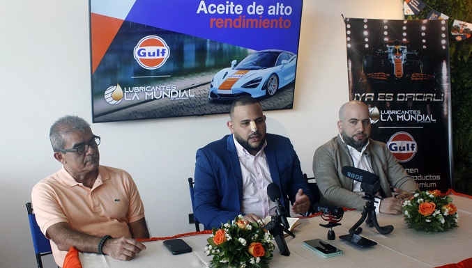Lubricante de la McLaren dice presente en Venezuela: Grupo La Mundial y Gulf Oil firman alianza