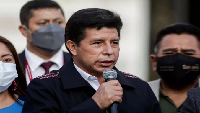 Presidente de Perú nombró a su séptimo ministro del Interior en un año