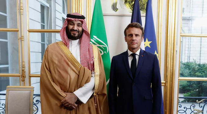El príncipe heredero saudita agradece a Macron su «calurosa acogida» en Francia