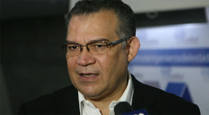 Enrique Márquez consigna solicitud para debatir voto en el exterior