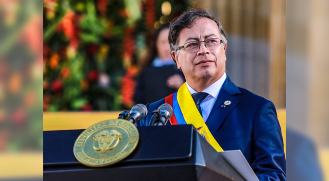 Petro cumple una semana como presidente de Colombia con un estilo dinámico