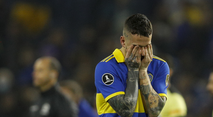 Pelea en el vestuario de Boca Juniors deja un jugador con el ojo morado (Video)