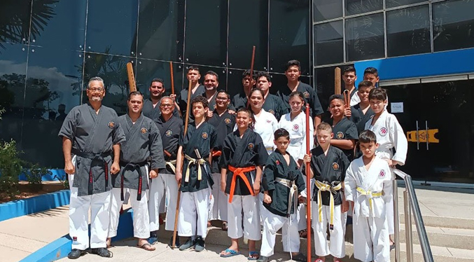 Evalúan y ascienden a 30 karatecas zulianos en la villa deportiva Arquímedes Herrera