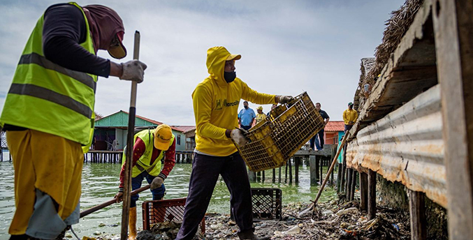 Alcaldía de Maracaibo recolecta 54 toneladas de desechos en la ribera del Lago