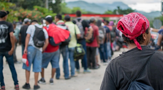 Retienen 15 migrantes venezolanos trasladados por un “coyote” en Honduras