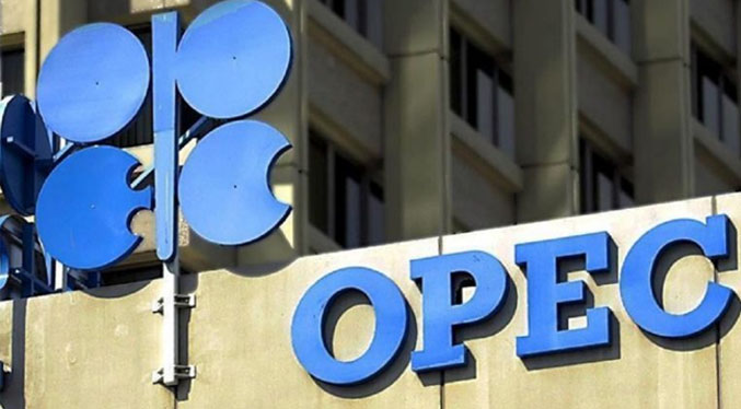 OPEP+ añadirá en septiembre 100 mil barriles diarios, su menor aumento histórico