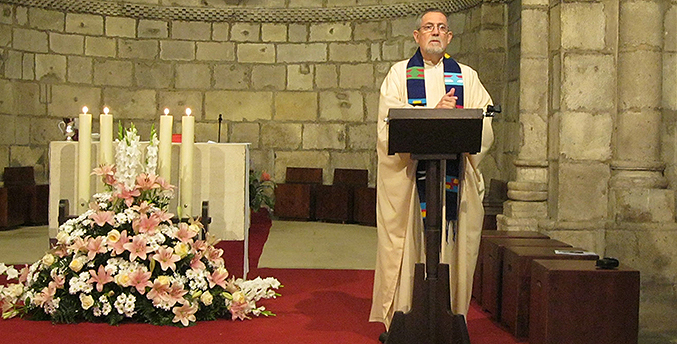 Fallece en el exilio el padre jesuita Mikel de Viana
