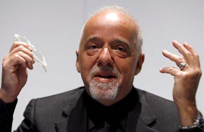 El escritor brasileño Paulo Coelho cumple 75 años