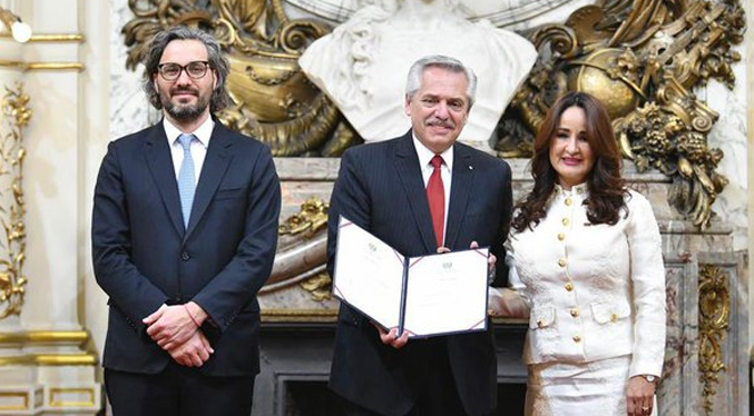Stella Lugo de Montilla asume la embajada de Venezuela en Argentina