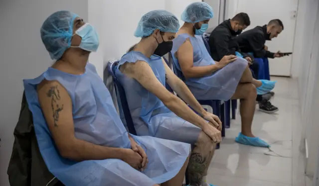 Hombres venezolanos vencen los estigmas machistas al someterse a la vasectomía
