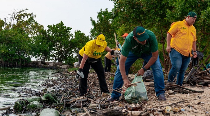 Alcaldía de Maracaibo suma voluntarios al plan de limpieza de las riberas del Lago