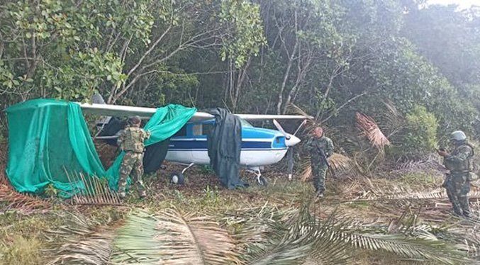 Militares venezolanos hallan avioneta del narcotráfico en estado fronterizo