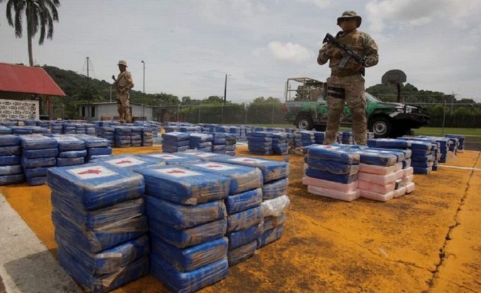 Incautan en Panamá 625 paquetes de presunta cocaína en un semisumergible