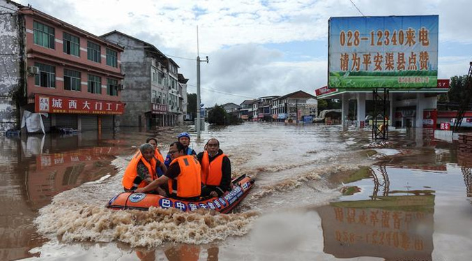 Inundaciones en China y Nueva Zelanda dejan decenas de muertos y cientos de evacuados
