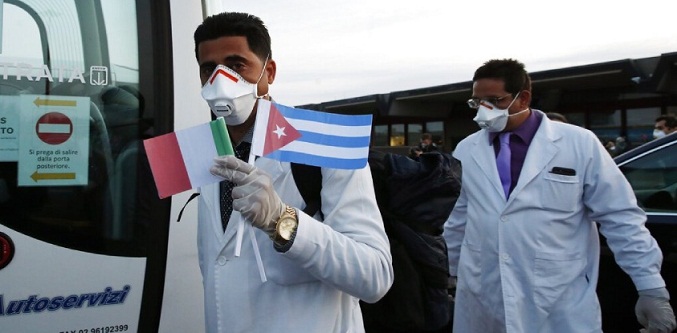 Unos 500 médicos cubanos llegarán al sur de Italia ante falta de personal