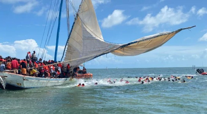 Detienen más de 300 inmigrantes haitianos frente a las costas de Florida