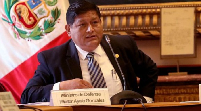Renuncia el ministro de Defensa de Perú