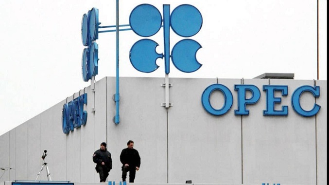 OPEP+ celebra hoy reunión sobre bombeo de crudo tras verano