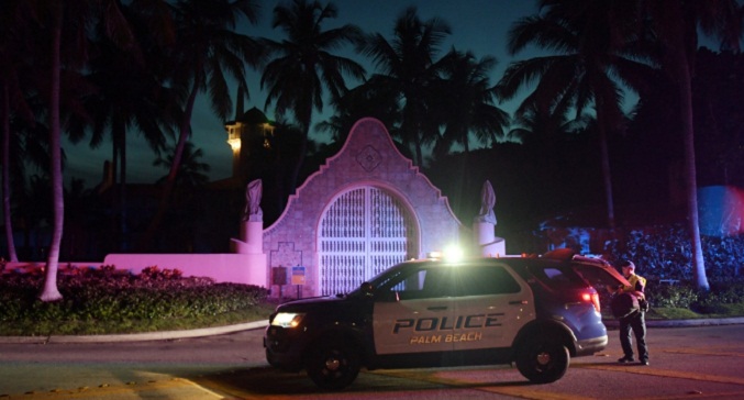 ¿Qué buscaba el FBI en Mar-a-Lago, la residencia de Trump en Miami?
