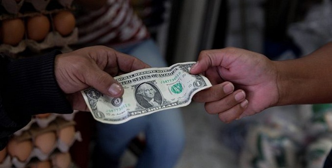 Salario mínimo y pensiones en Venezuela quedan $ 14,71 tras aumento del dólar BCV