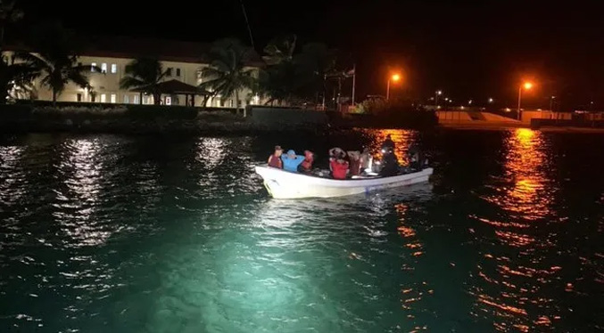 Detienen a ocho venezolanos por ingresar sin documentos a Aruba