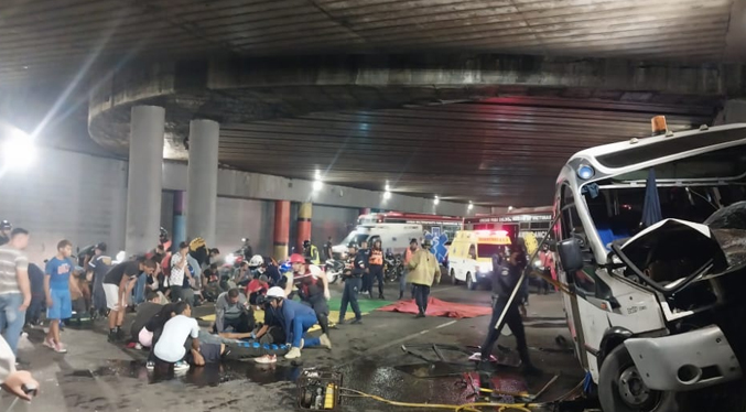 Al menos 16 heridos deja accidente en un túnel de Caracas