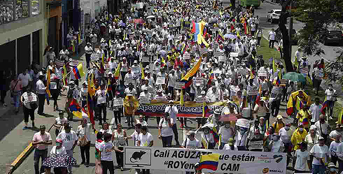 Los colombianos protestan por primera vez contra el Gobierno de Petro