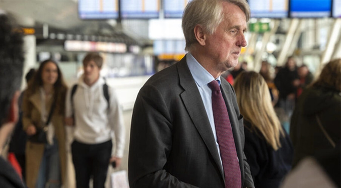 Dimite el director de Amsterdam Schiphol por el caos del aeropuerto
