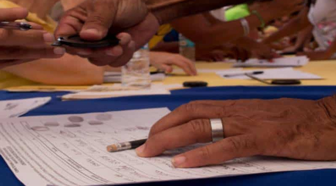 Opositores exigen definir fecha de las elecciones primarias