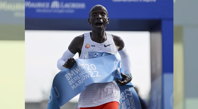 Eliud Kipchoge rompe su propio récord mundial en el Maratón de Berlín