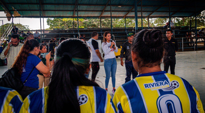 Alcaldía de Maracaibo impulsa el Festival “Ellas también juegan futsal”