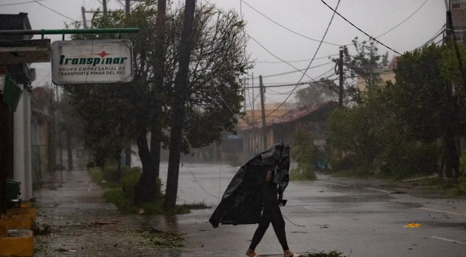 Huracán Ian se refuerza a categoría 4 en su rumbo a Florida con vientos de 558 kilómetros por hora