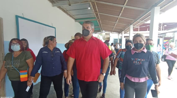 Luis Caldera inspecciona escuelas de Mara: «Las Bricomiles son el pueblo haciendo gobierno»